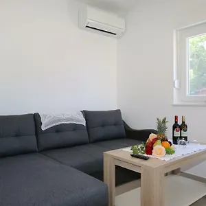 Maric-hlapa Apartment